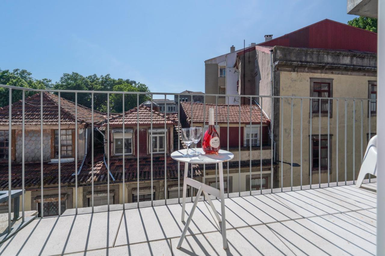 Appartement Host Wise - Luxurious Private Flats - Balcony *
